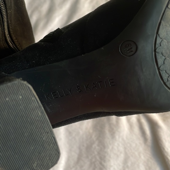 Kelley & Kaye Suede Heeled Boots - size 6 - Picture 3 of 6